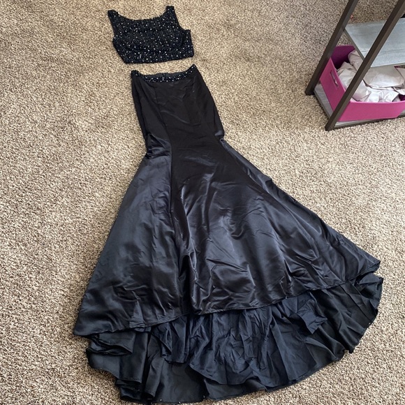 Sherri Hill Black Two Piece Gown - Picture 3 of 11